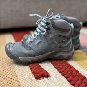 KEEN womens Ridge Flex Mid Height Waterproof Hiking Boot